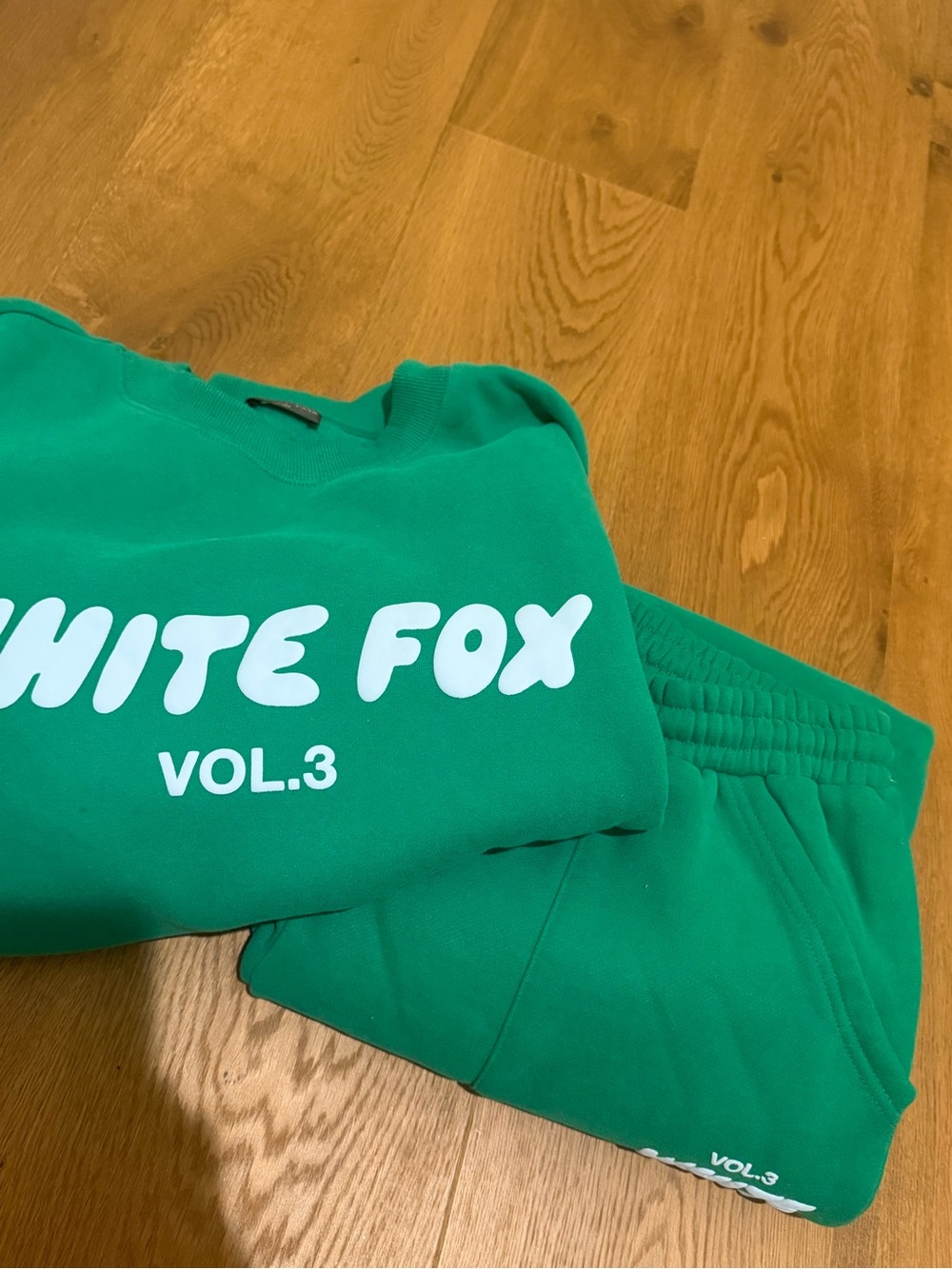 GREEN WHITE FOX SWEATSET